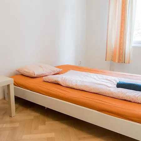 아파트 Renovated Dejvice *