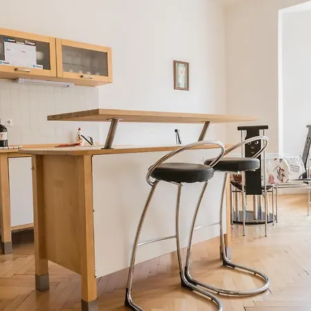Renovated Dejvice 아파트 프라하